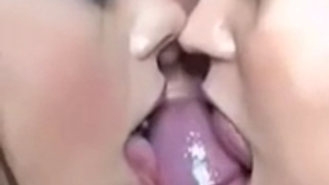 Threesome girl licking 🤤💦