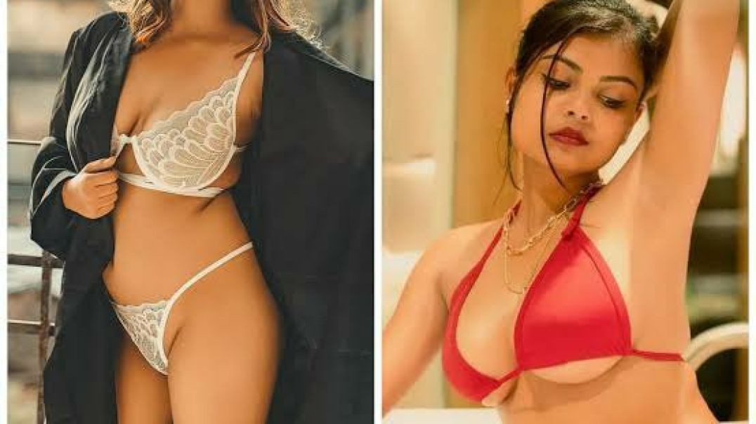 ⁣Hot famous modern girl fingering