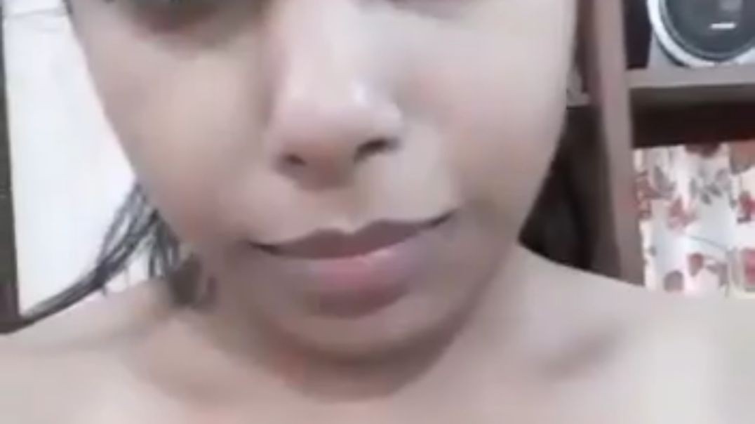 ⁣Desi gf fingering herself record