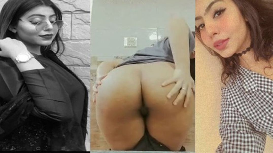 Sexy Gf Showing Her Amazing Ass And Teasing